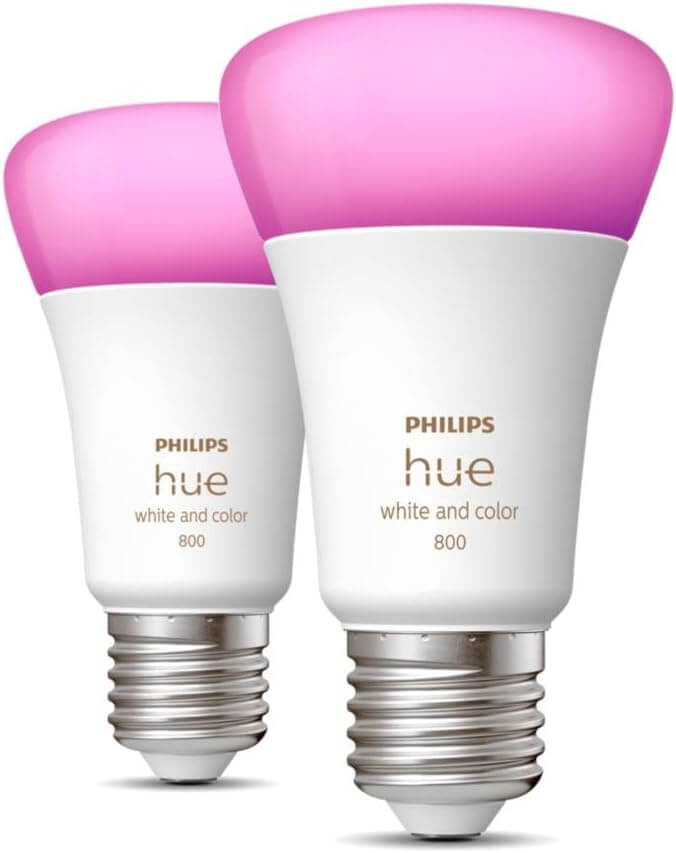 "Ampoules LED Philips Hue White & Color Ambiance offrant un éclairage connecté, réglable en blanc et en couleurs."